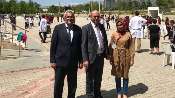 Süleyman Demirel Üniversitesi SİHAT Üyesi Öğrenciler M.N.A.Yatılı Bölge Ortaokulunu Ziyaret Ettiler.