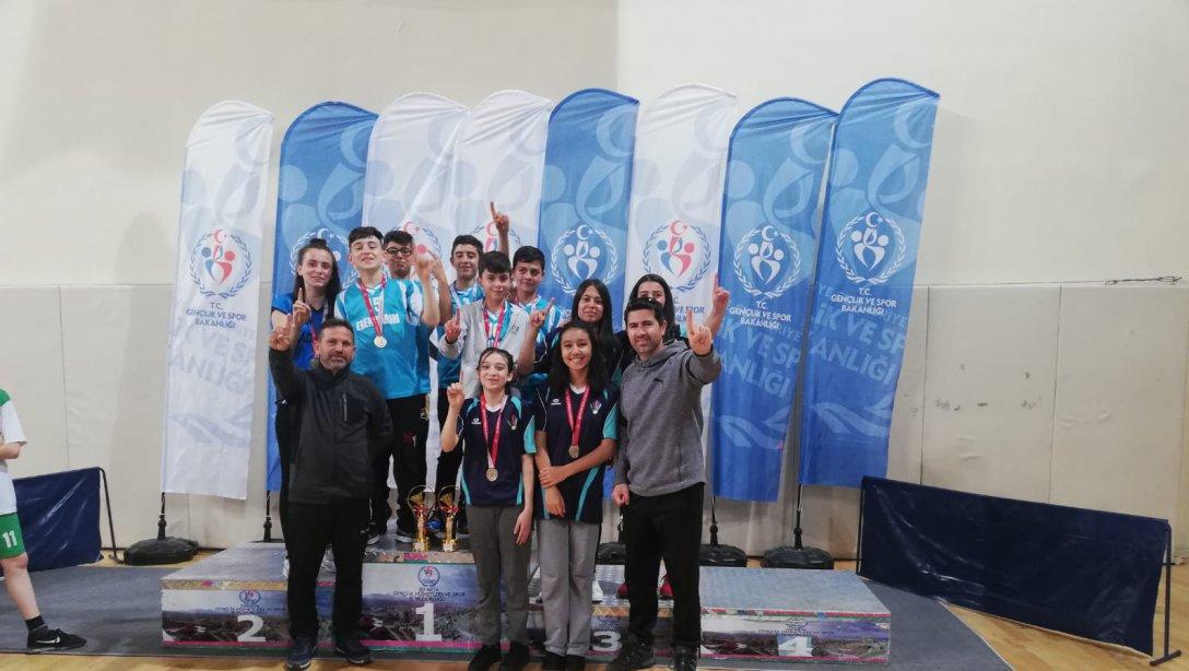Kaymakam Abdurrahman Bey Ortaokulu Badminton Yıldızlar Kız ve Erkek Takımının Başarısı