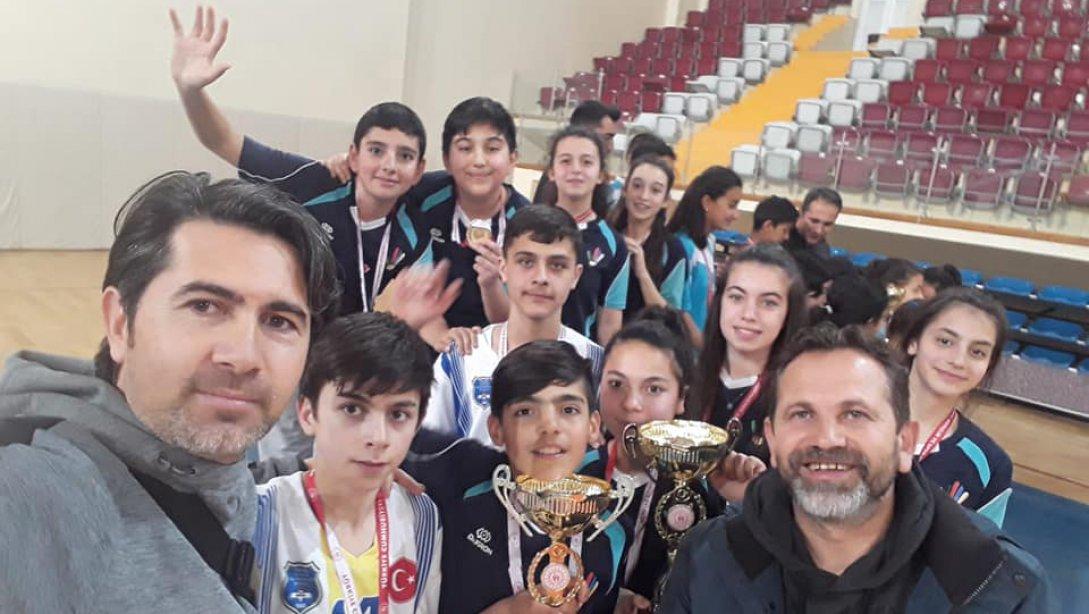 Kaymakam Abdurahman Bey Ortaokulu Badminton Şampiyonu...