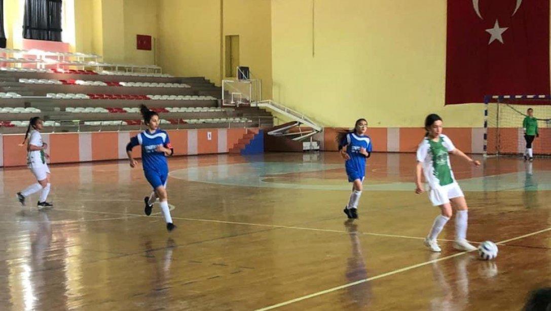Yağcılar ve İMKB Ortaokulu Öğrencilerinin Futsal Başarısı...