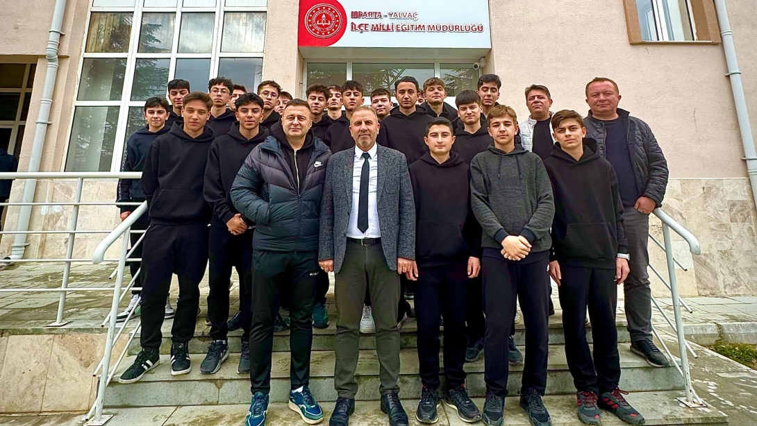 Isparta'da gerçekleştirilen U16 Futbol Turnuvası'nda Yalvaçspor U16 takımı şampiyon oldu.